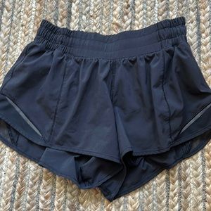 Lululemon Hotty Hot 2.5 Short
